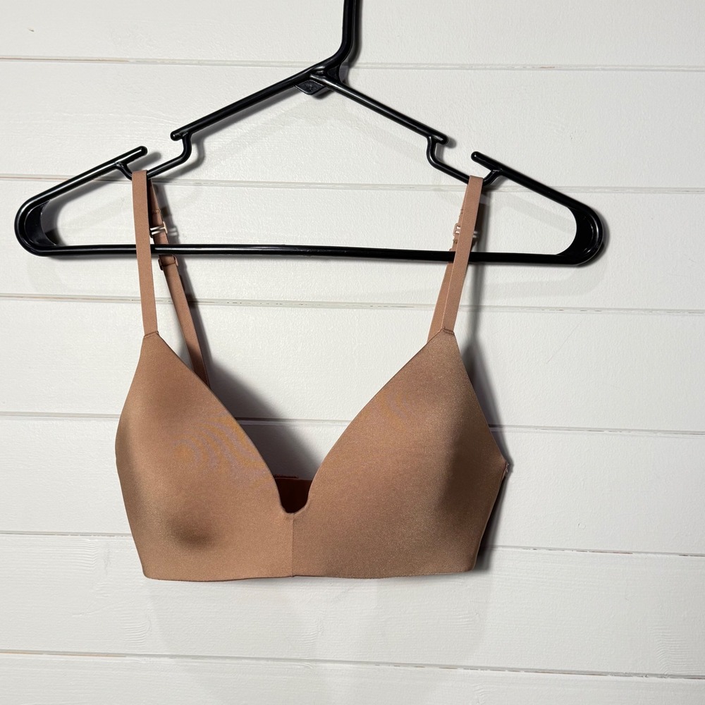 SKIMS Fits Everybody Wireless Form Bra 32C Tan Nude Seamless Comfort Lingerie